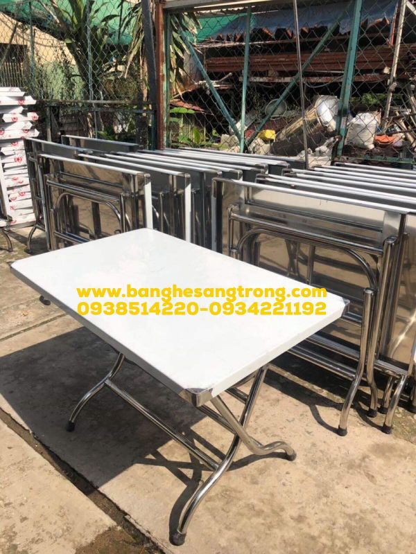 Bàn chữ nhật inox giúp không gian phòng khách trở nên độc đáo!